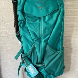 Osprey Teal Women’s Day Pack Brand NEW. NWT. Backpack. Hiking